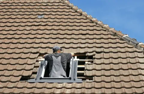 Pose de velux à Val-de-Virvée